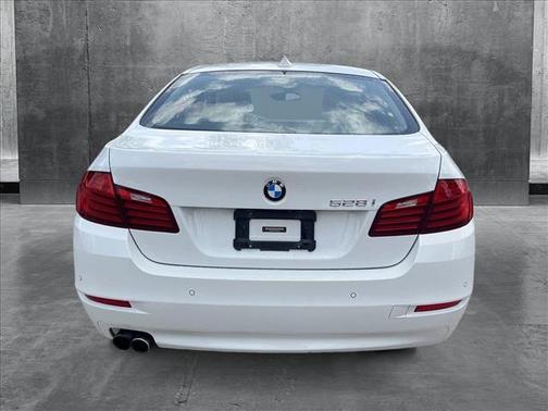 2016 BMW 528 528i