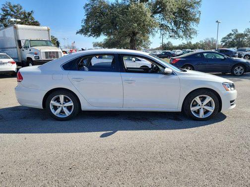 2012 Volkswagen Passat 2.5 SE