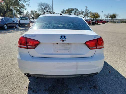 2012 Volkswagen Passat 2.5 SE