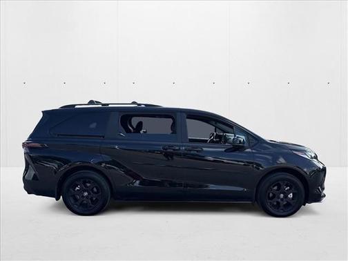 2025 Toyota Sienna Woodland Edition