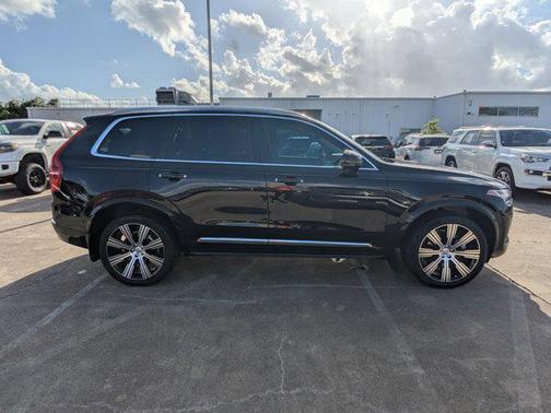 2022 Volvo XC90 T6 Inscription