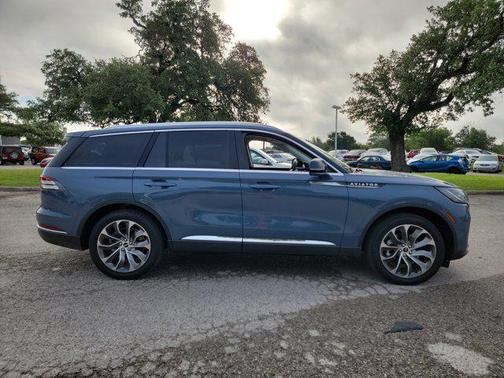 Whisper Blue Metallic Clearcoat 2025 Lincoln Aviator Reserve AWD