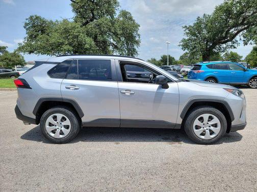 Silver Sky Metallic 2019 Toyota RAV4 LE