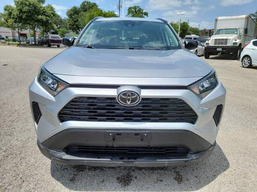 Silver Sky Metallic 2019 Toyota RAV4 LE