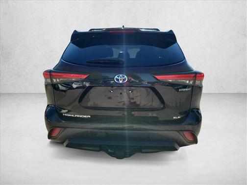 2022 Toyota Highlander Hybrid XLE
