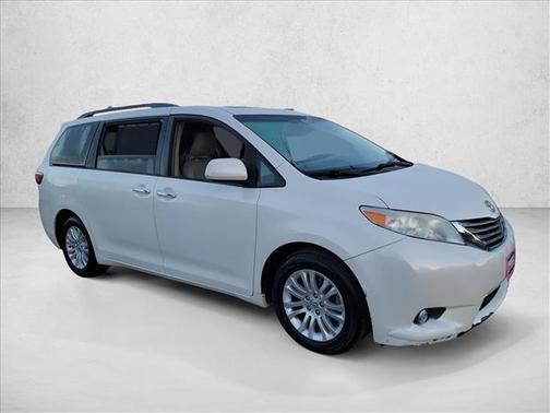 2016 Toyota Sienna XLE