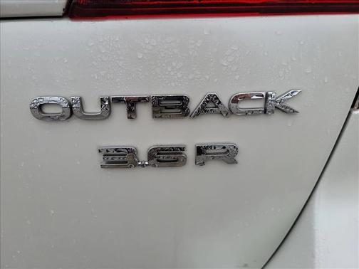 2011 Subaru Outback 3.6 R Limited