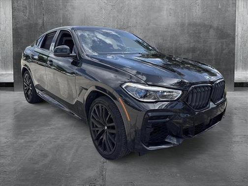 2022 BMW X6 M50i
