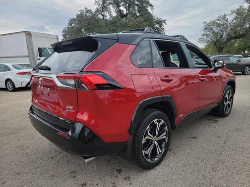 2025 Toyota RAV4 Hybrid SE