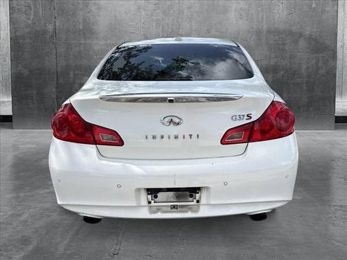 2013 INFINITI G37 Journey