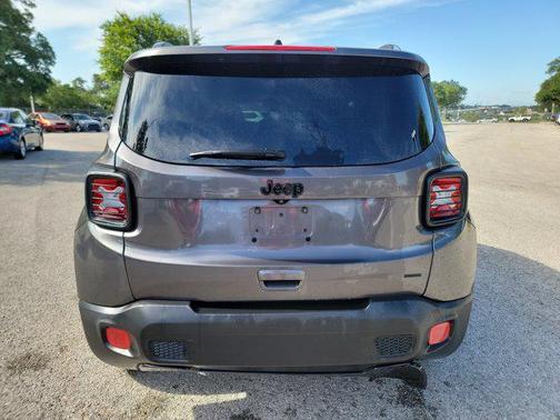 Granite Crystal Metallic Clearcoat 2018 Jeep Renegade Altitude