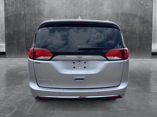 2018 Chrysler Pacifica Touring-L