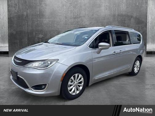 2018 Chrysler Pacifica Touring-L