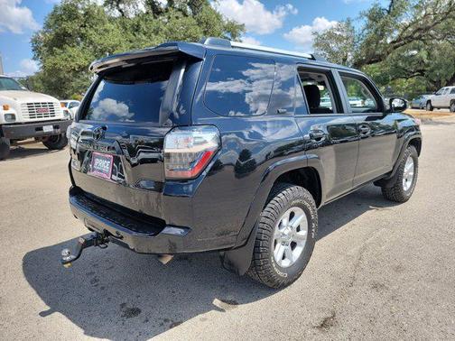 2022 Toyota 4Runner SR5