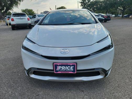 2025 Toyota Prius Plug-In Hybrid SE