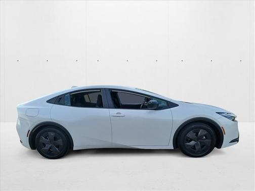 2025 Toyota Prius Plug-In Hybrid SE