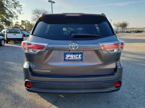 2016 Toyota Highlander LE