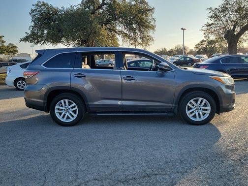 2016 Toyota Highlander LE