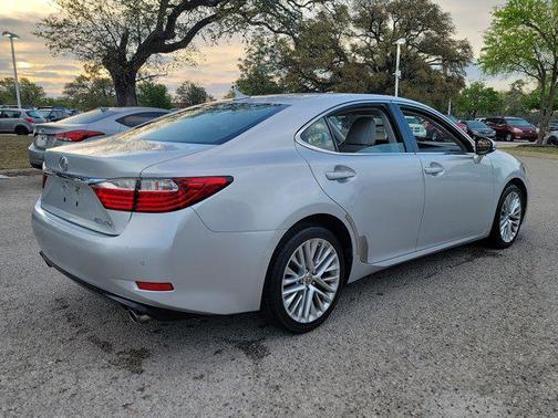 Silver Lining Metallic 2013 Lexus ES 350 Base