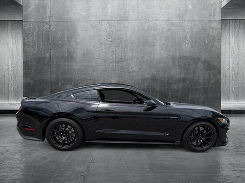 2016 Ford Shelby GT350 Base