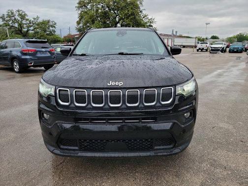 Diamond Black Crystal Pearlcoat 2022 Jeep Compass Latitude