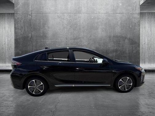 2020 Hyundai IONIQ Plug-In Hybrid SE