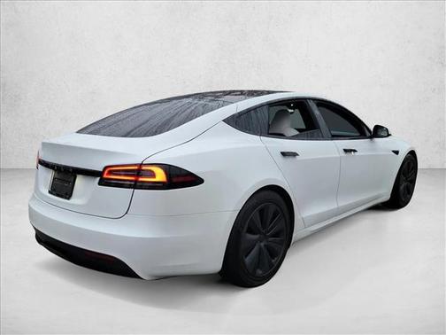 2024 Tesla Model S Long Range