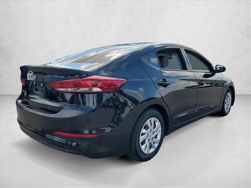 2018 Hyundai ELANTRA SE