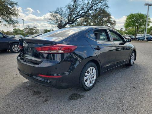 2018 Hyundai ELANTRA SE