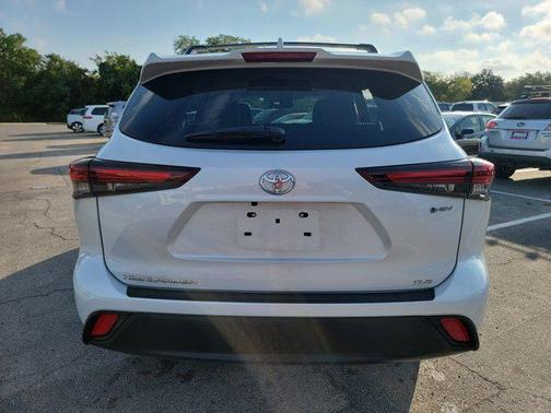 2025 Toyota Highlander Hybrid XLE