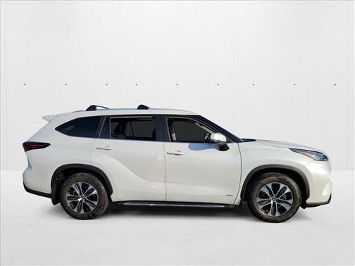 2025 Toyota Highlander Hybrid XLE
