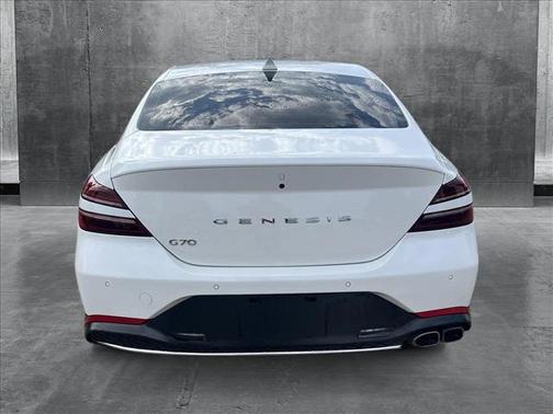2022 Genesis G70 2.0T RWD