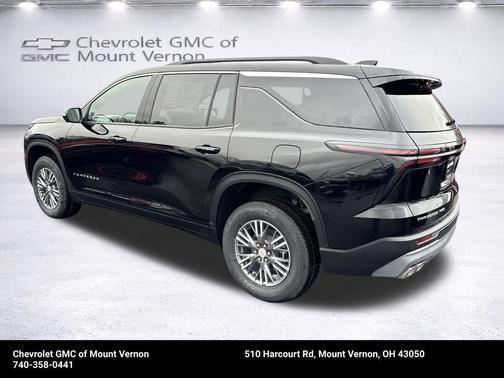 Mosaic Black Metallic 2026 Chevrolet Traverse LT