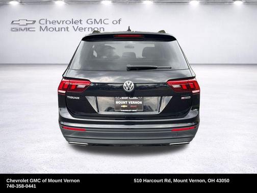 Deep Black Pearl Effect 2020 Volkswagen Tiguan 2.0T S