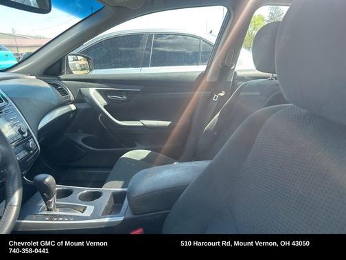Super Black 2015 Nissan Altima 2.5 SV