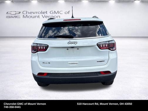 Bright White Clearcoat 2024 Jeep Compass Latitude