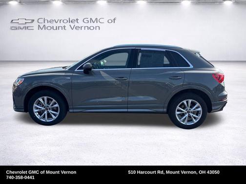 Chronos Gray Metallic 2023 Audi Q3 45 S line Premium