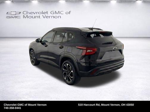 Mosaic Black Metallic 2025 Chevrolet Trax 2RS