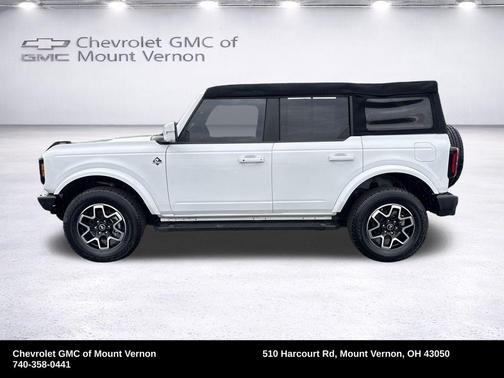 Oxford White 2023 Ford Bronco Outer Banks