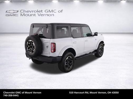 Oxford White 2023 Ford Bronco Outer Banks