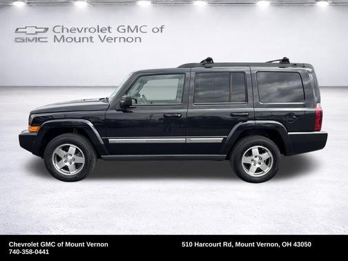Brilliant Black Crystal Pearlcoat 2010 Jeep Commander Sport