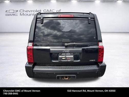 Brilliant Black Crystal Pearlcoat 2010 Jeep Commander Sport