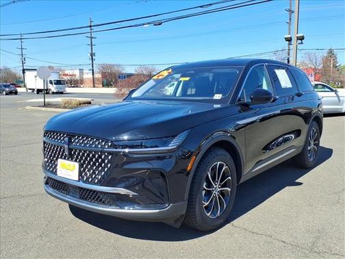Black Metallic 2025 Lincoln Nautilus Premiere