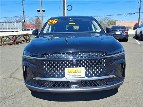Black Metallic 2025 Lincoln Nautilus Premiere