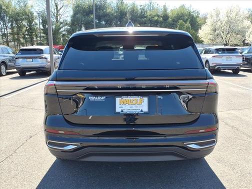 Black Metallic 2025 Lincoln Nautilus Premiere
