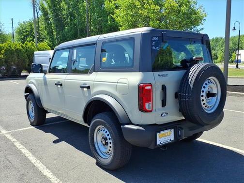 Desert Sand 2026 Ford Bronco Base