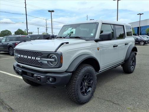 Avalanche Gray 2026 Ford Bronco Badlands