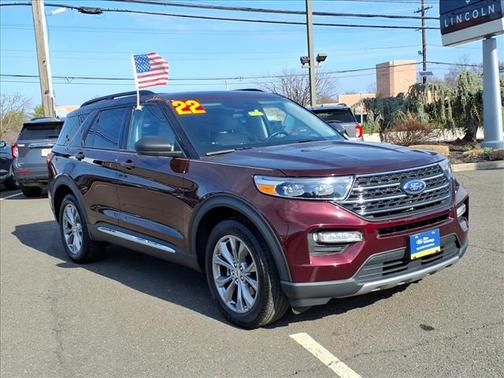 Burgundy Velvet Tinted Clearcoat 2022 Ford Explorer XLT