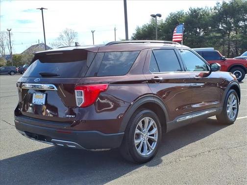 Burgundy Velvet Tinted Clearcoat 2022 Ford Explorer XLT