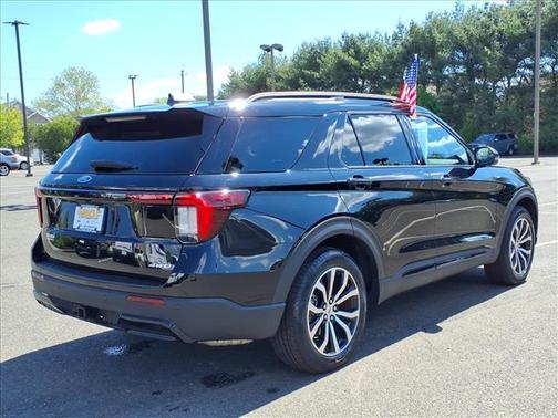 Agate Black Metallic 2026 Ford Explorer ST-Line